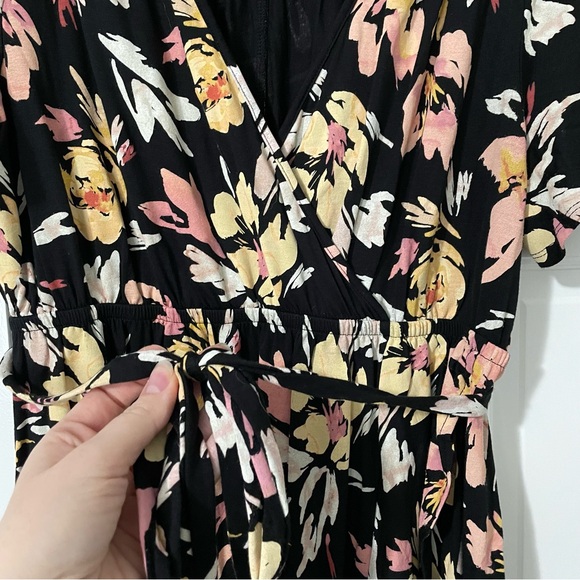 🎉HP🎉 Maternity Faux Wrap Maxi Dress - Picture 8 of 10